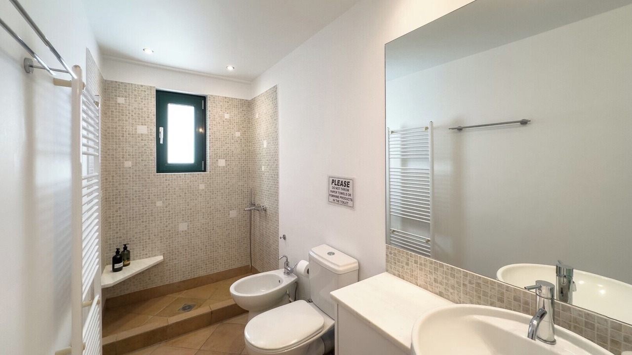 Photo of Bathroom in Marathon