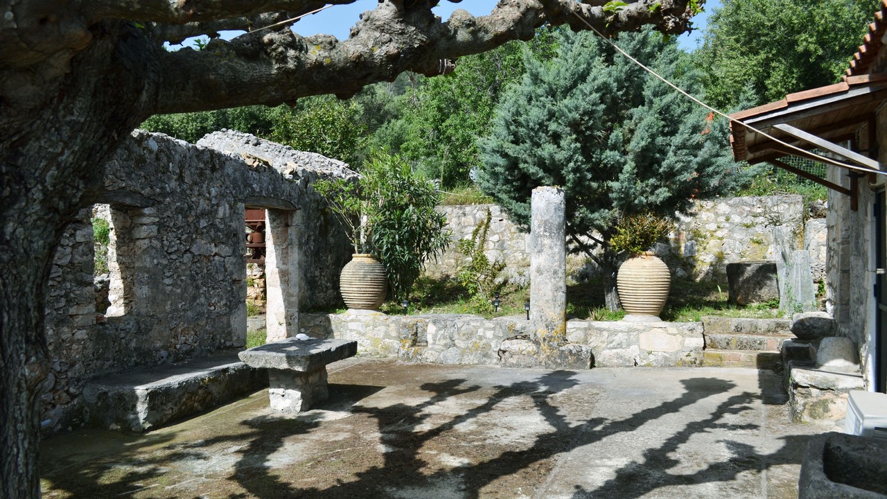 Photo of Patio Balcony in Korithi