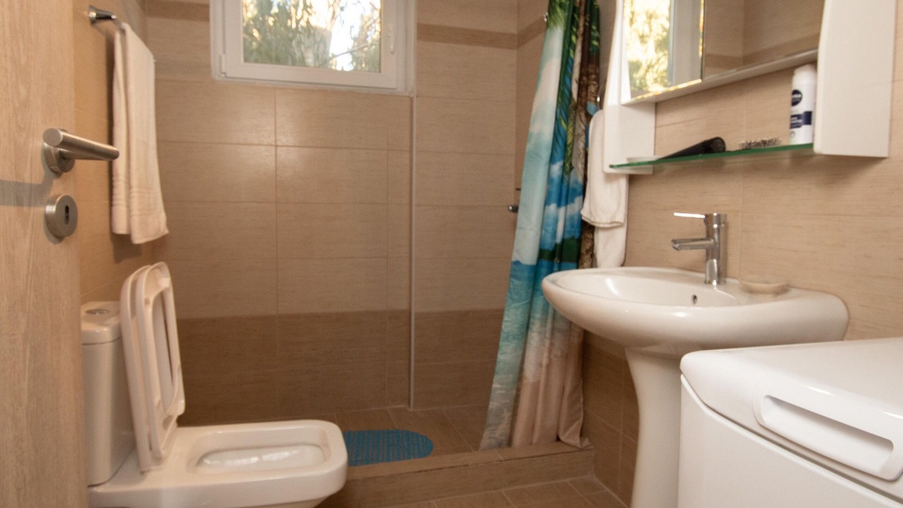 Photo of Bathroom in Faistos