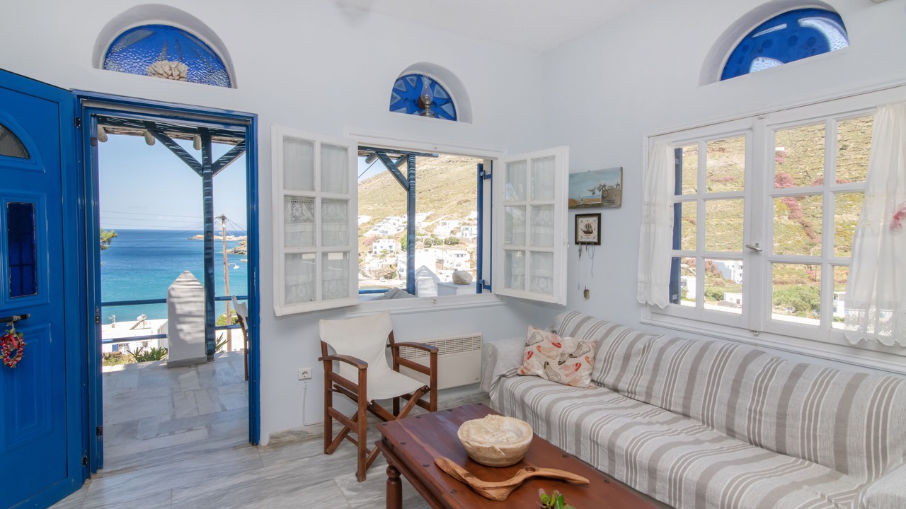 Photo of Livingroom in Exomvourgo