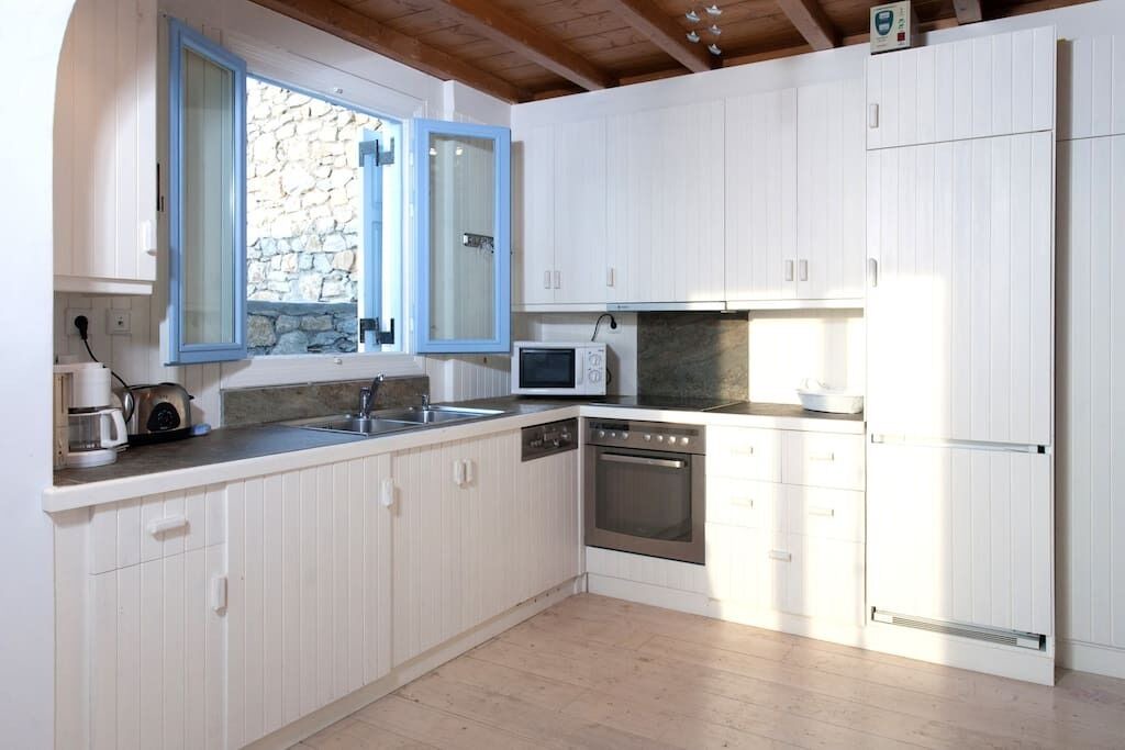 Photo of Kitchen in Faros Armenistis