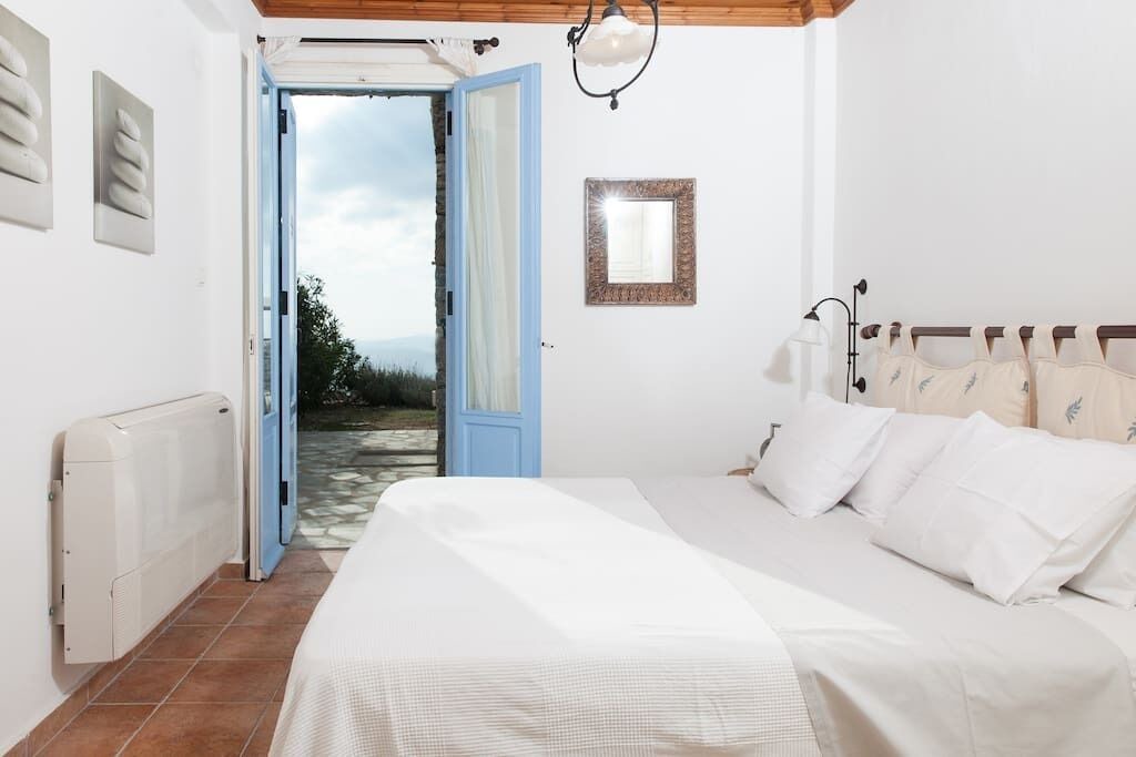 Photo of Bedroom in Faros Armenistis