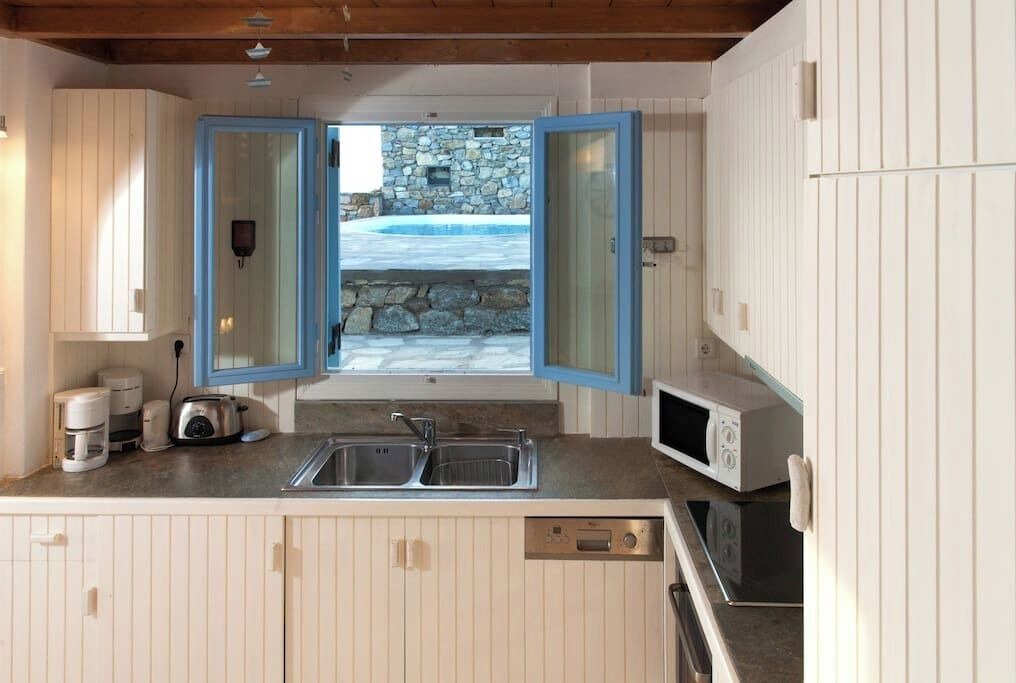 Photo of Kitchen in Faros Armenistis