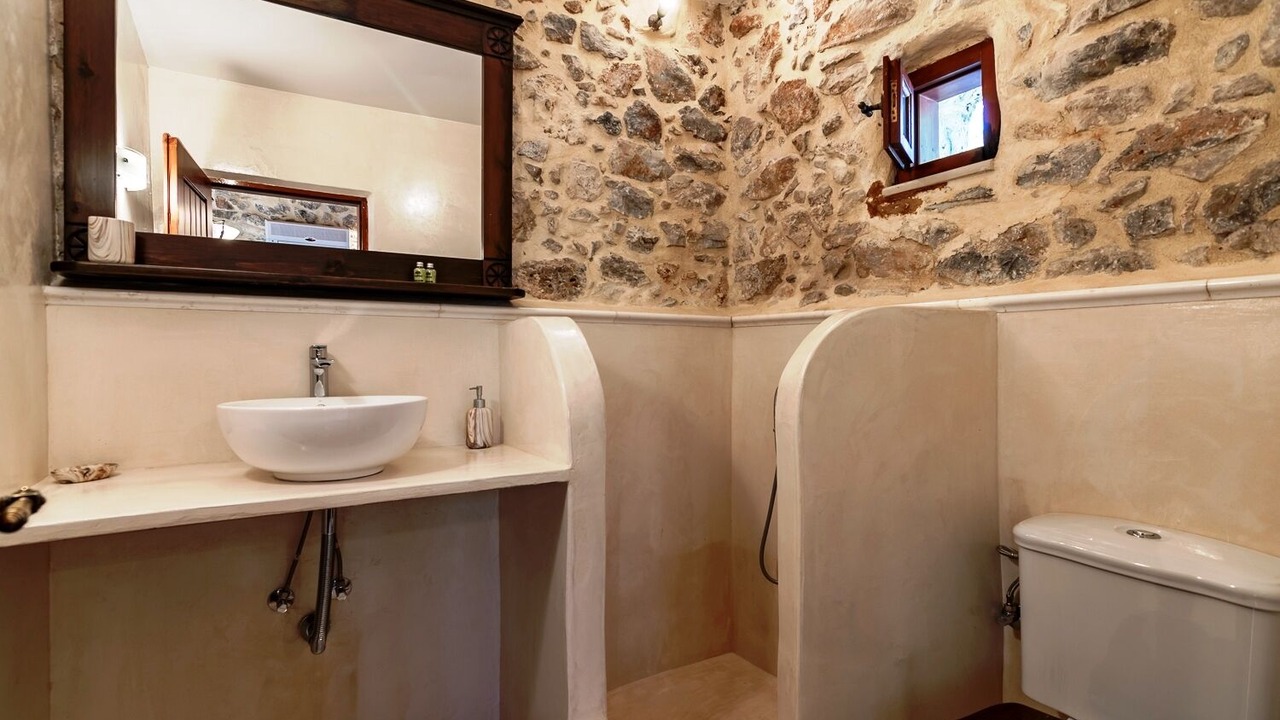 Photo of Bathroom in Impros