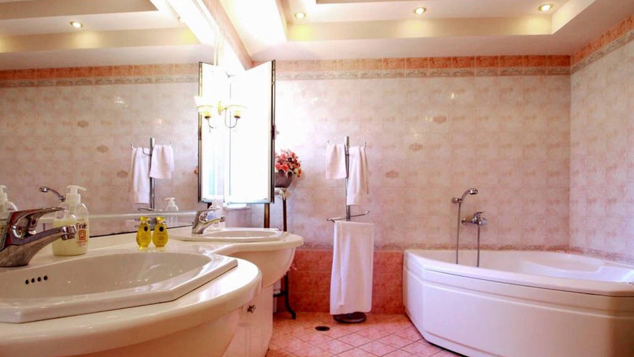 Photo of Bathroom in Pitharion