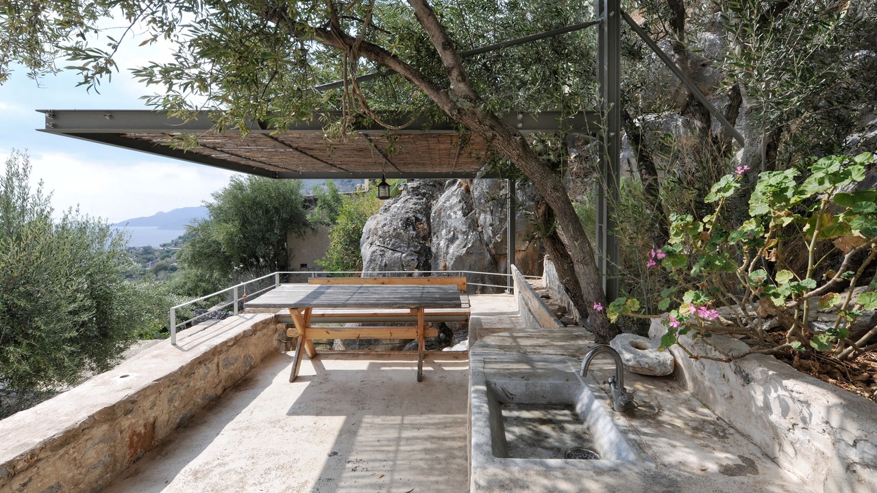 Photo of Outdoor in East Mani