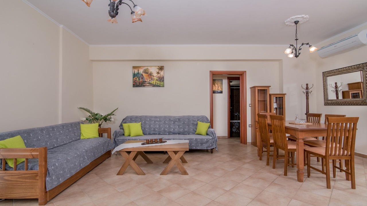 Photo of Livingroom in Elos