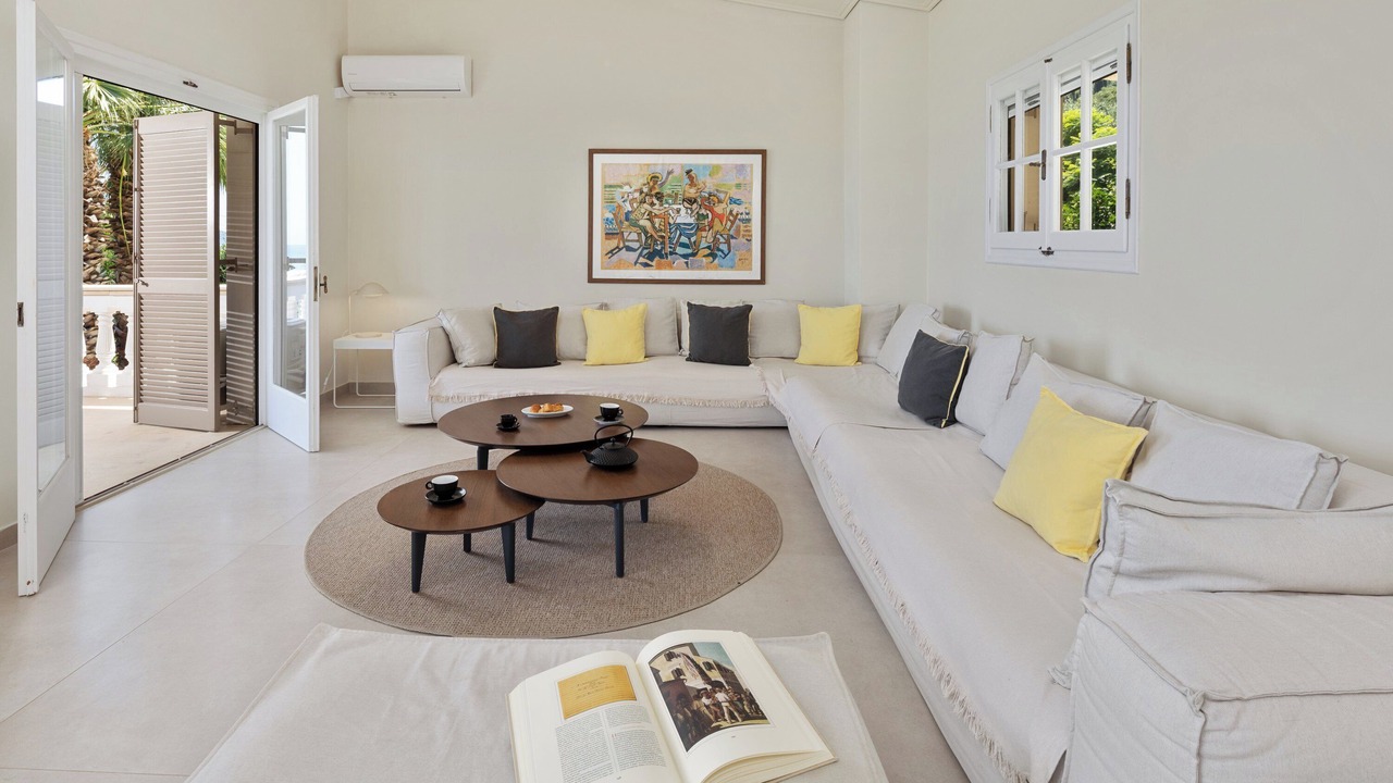 Photo of Livingroom in Benitses