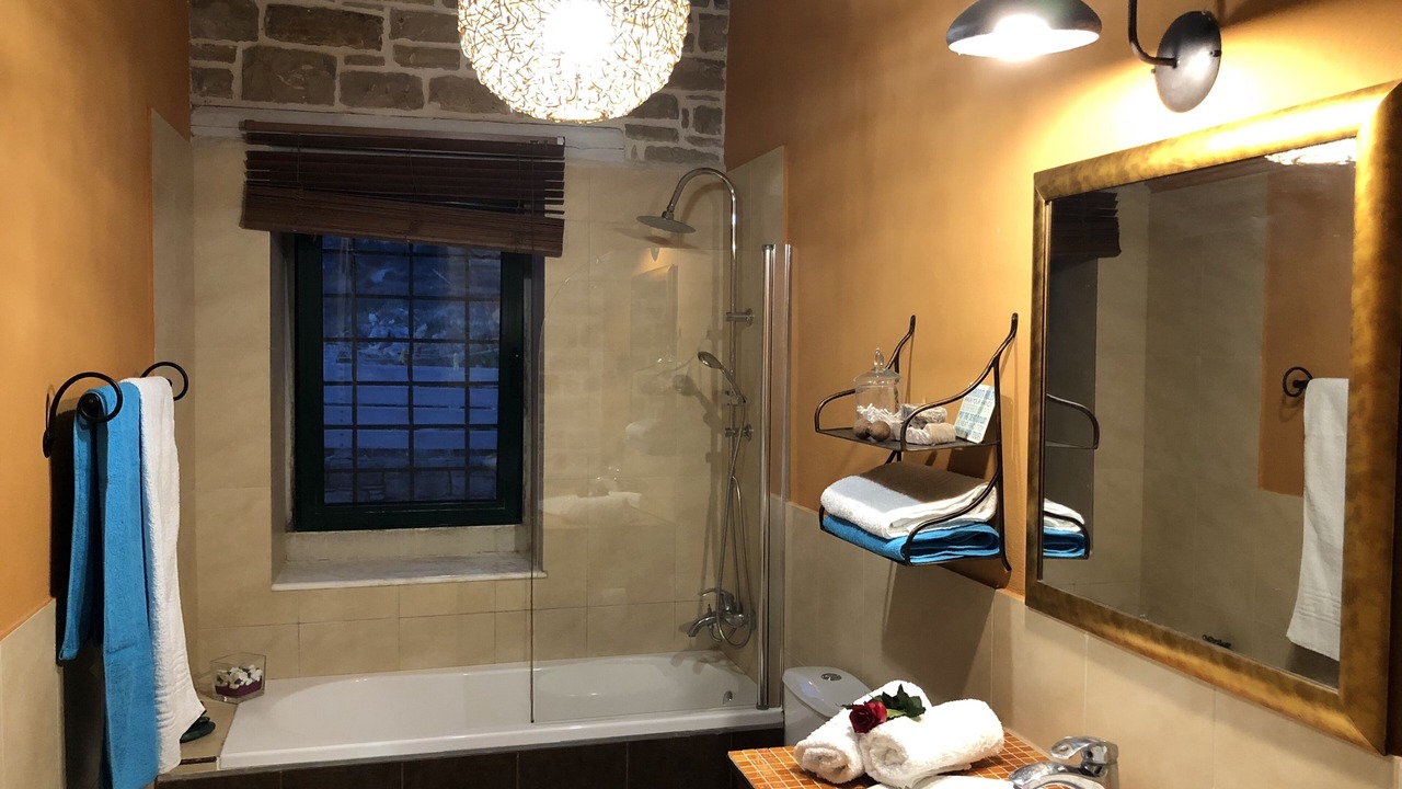 Photo of Bathroom in Mires