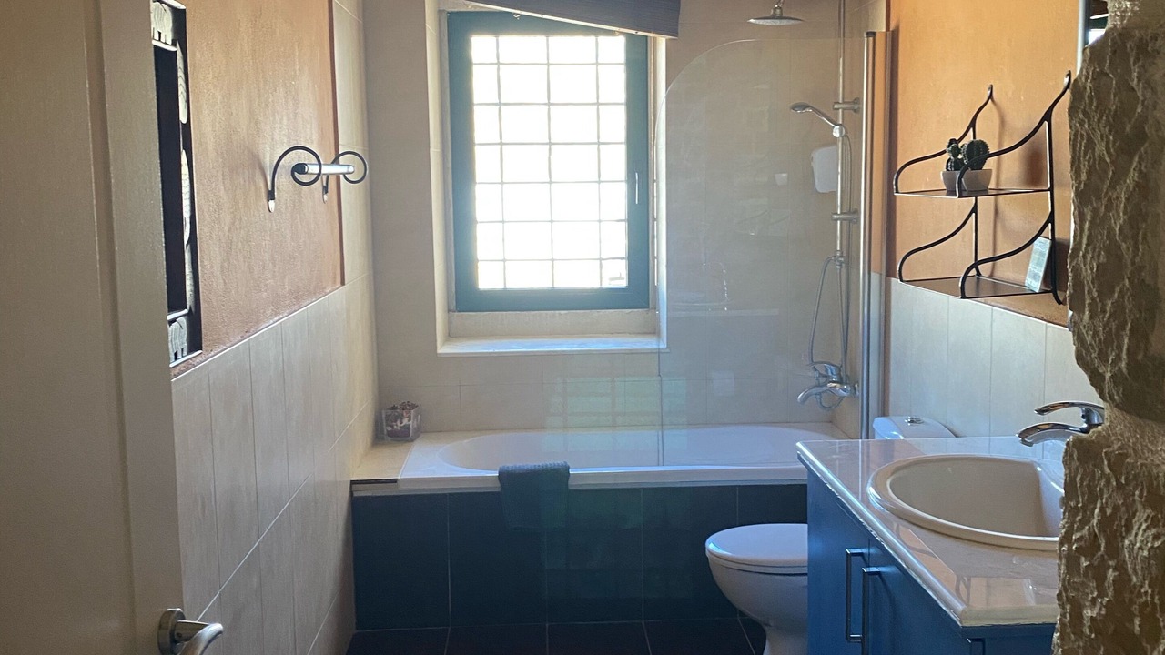 Photo of Bathroom in Mires