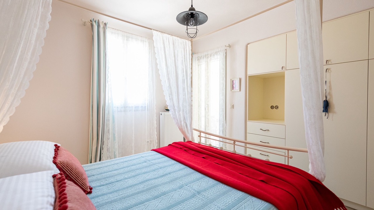 Photo of Bedroom in Parasporos