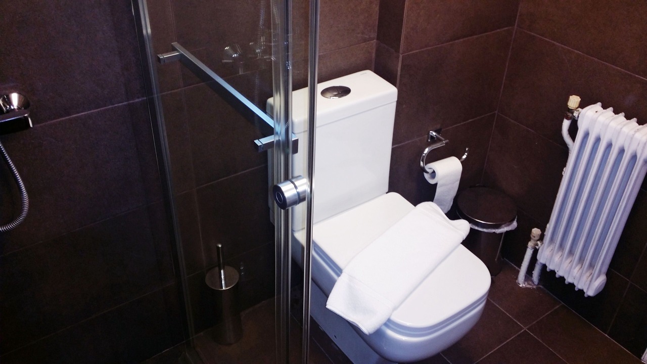 Photo of Bathroom in Ampelokipoi