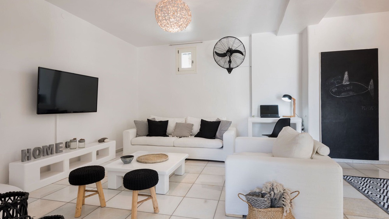Photo of Livingroom in Ampelas