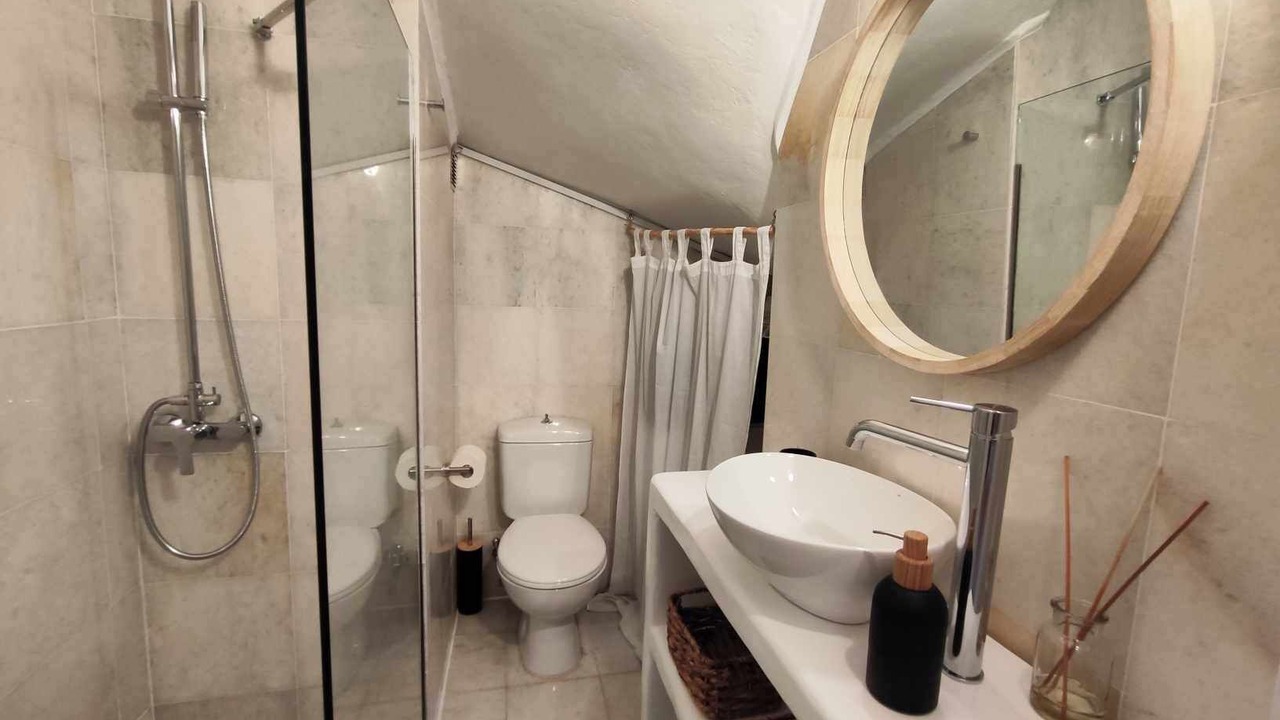 Photo of Bathroom in Ampelas