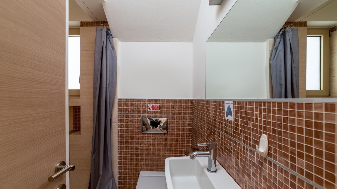 Photo of Bathroom in Ialyssos