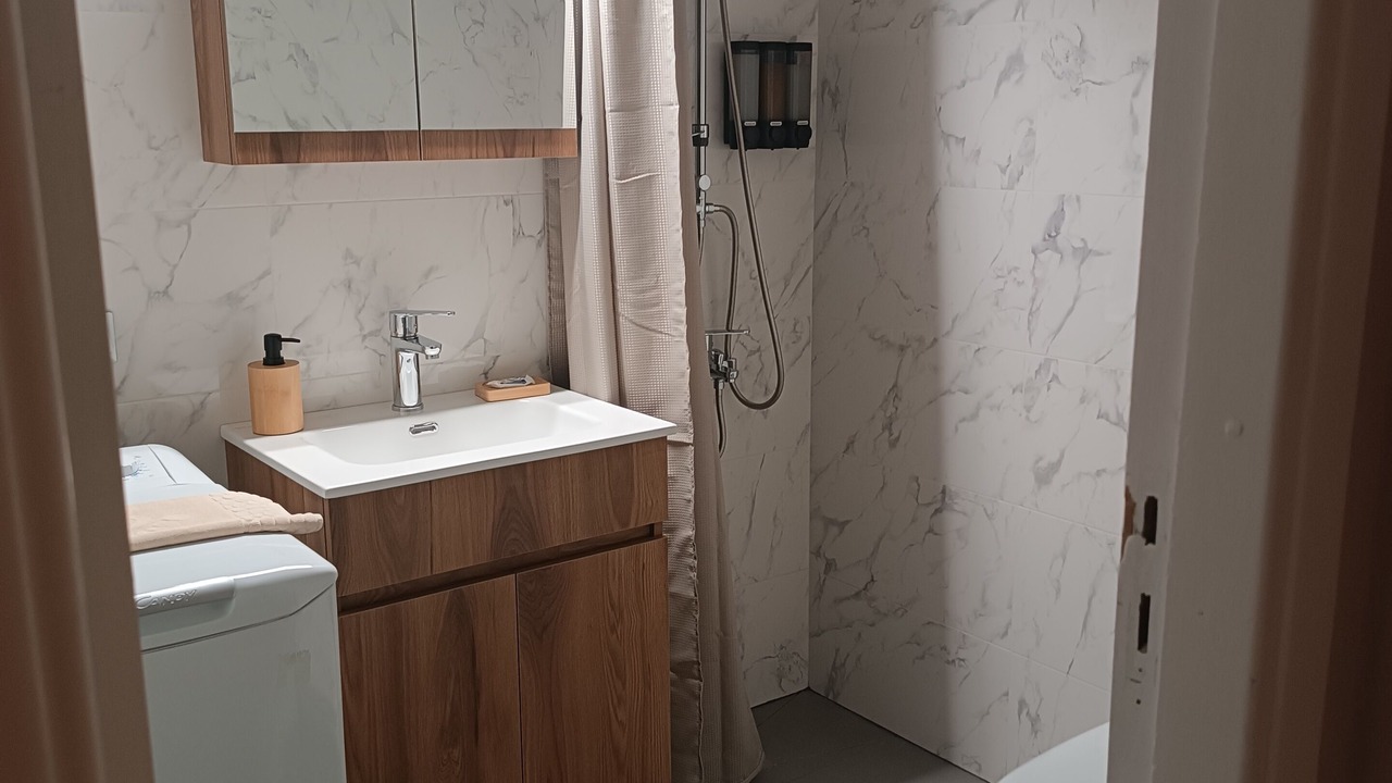 Photo of Bathroom in Neapoli