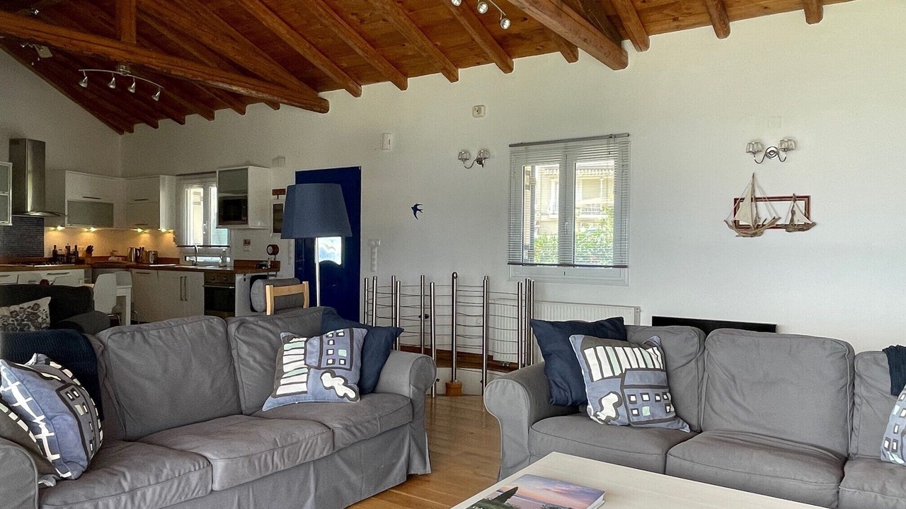 Photo of Bedroom in Petaleia