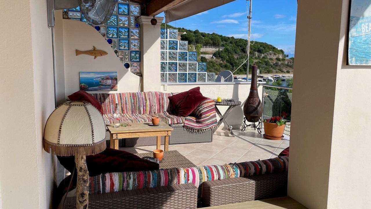 Photo of Patio Balcony in Petaleia