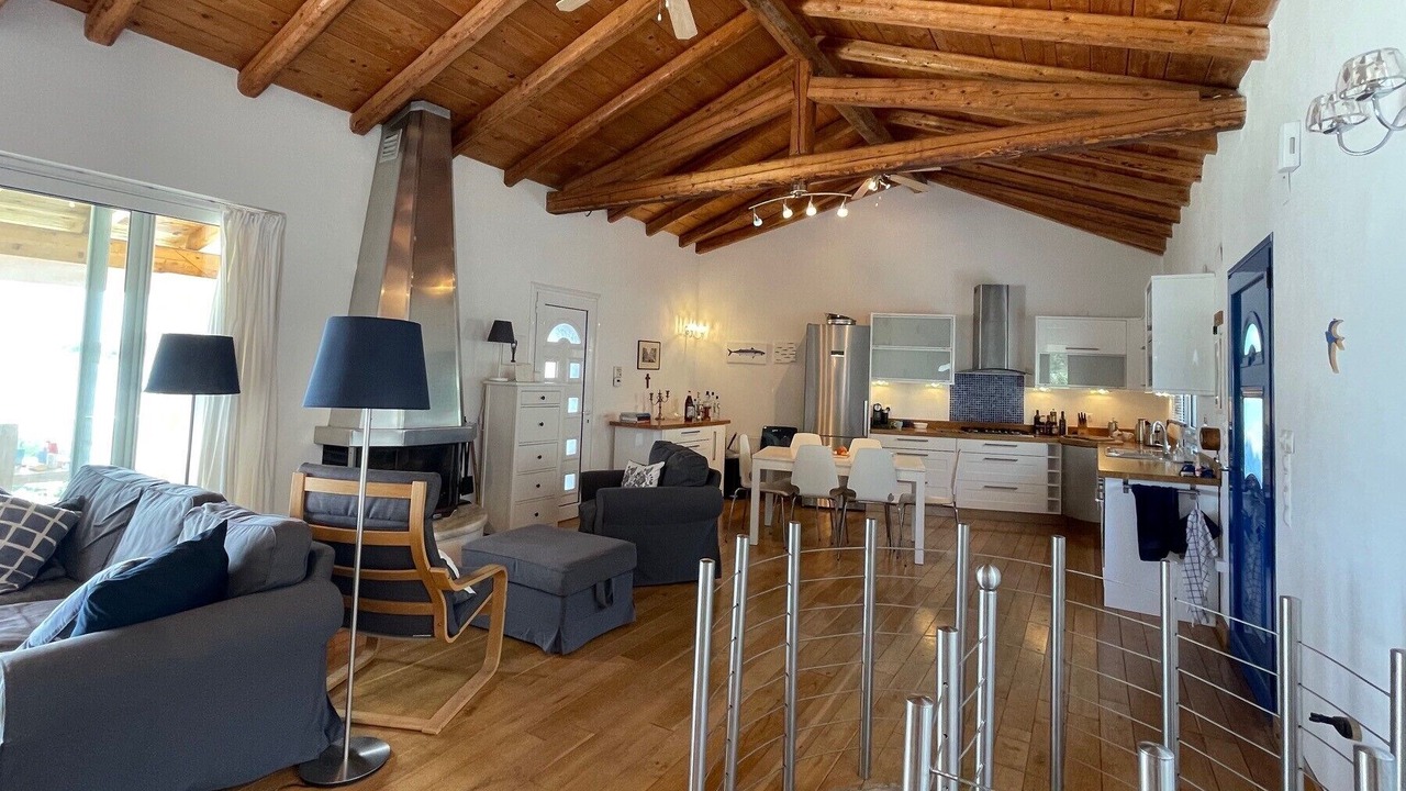 Photo of Bedroom in Petaleia