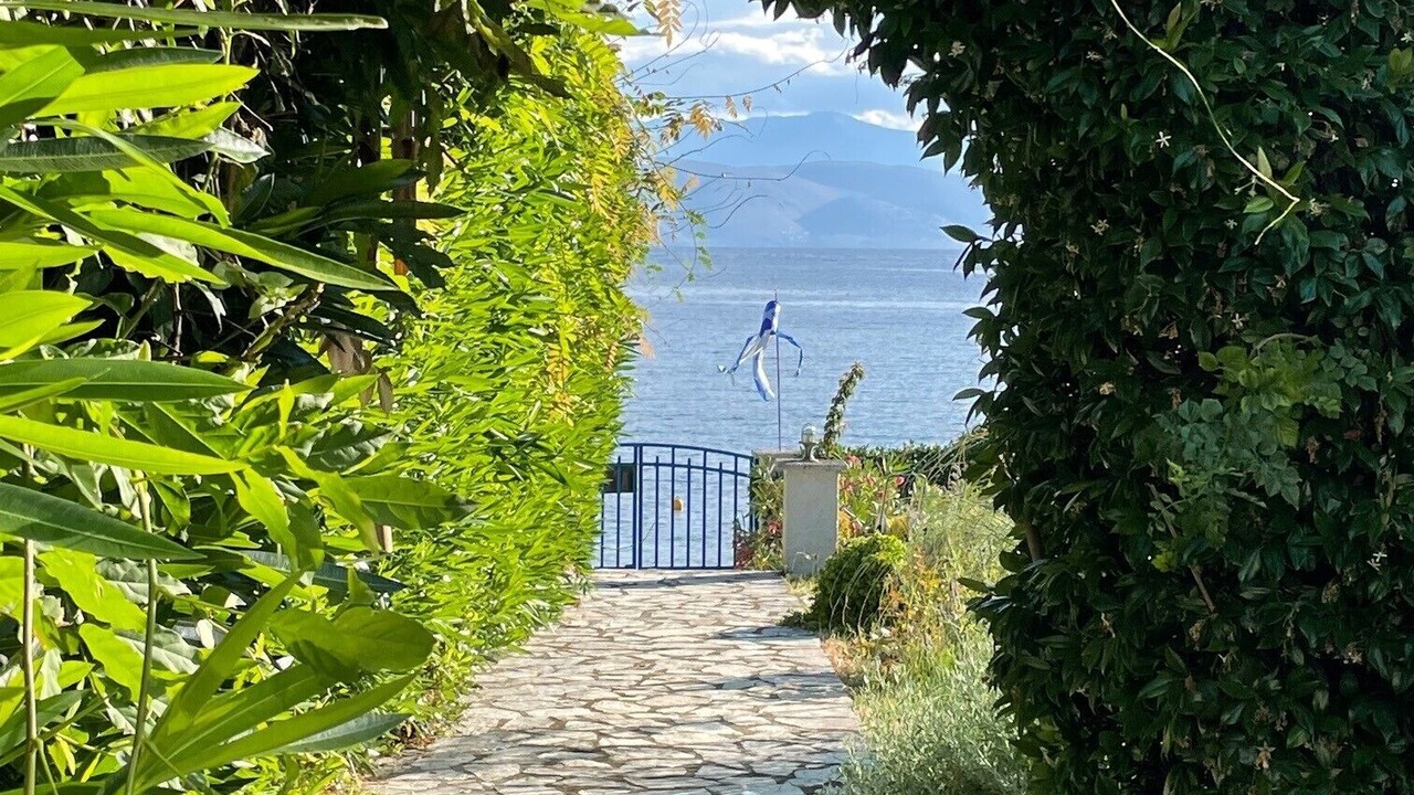 Photo of Outdoor in Petaleia