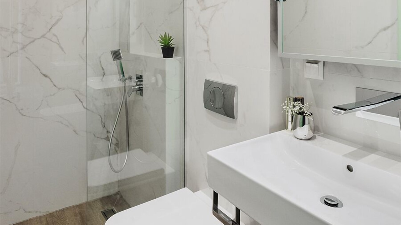 Photo of Bathroom in Polichrono