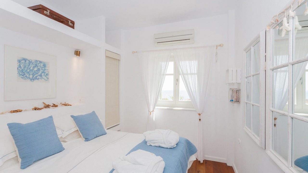 Photo of Bedroom in Ios