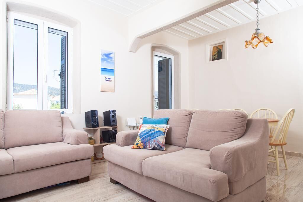 Photo of Livingroom in Poros
