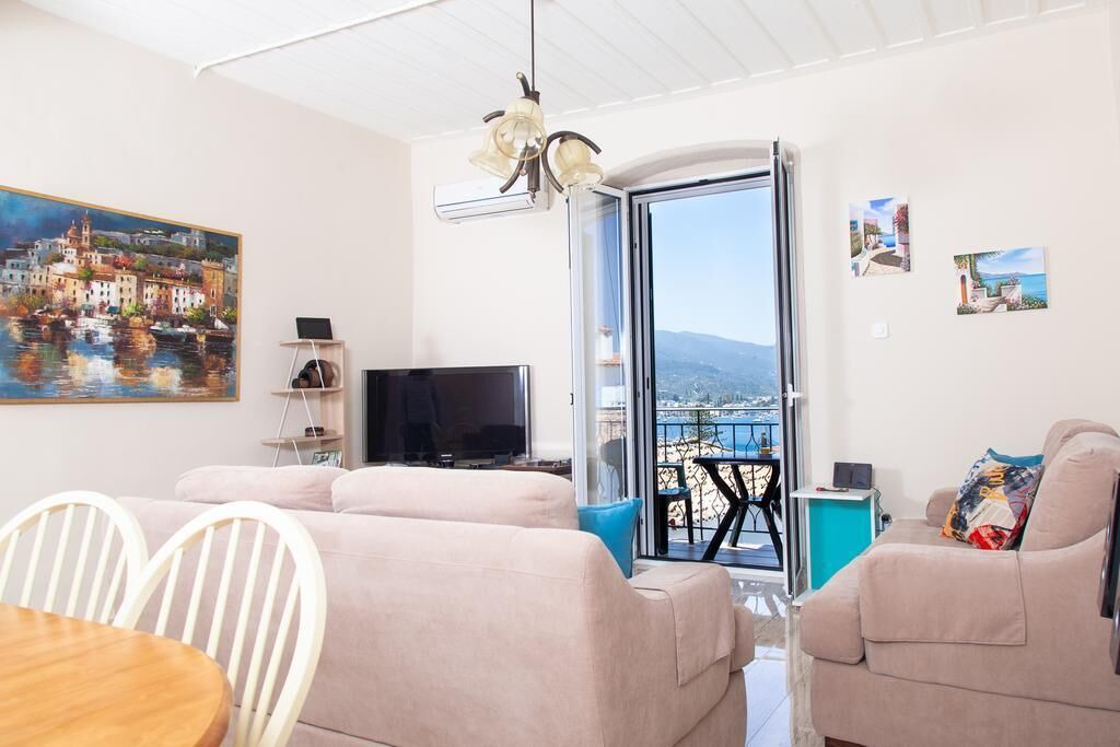 Photo of Livingroom in Poros