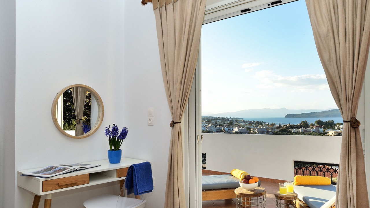 Photo of Livingroom in Makrys Tichos
