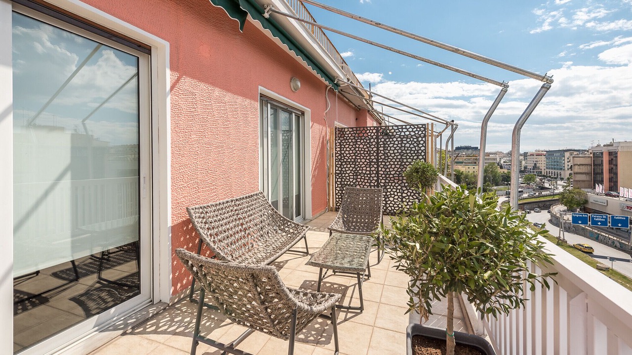 Photo of Patio Balcony in Neos Kosmos