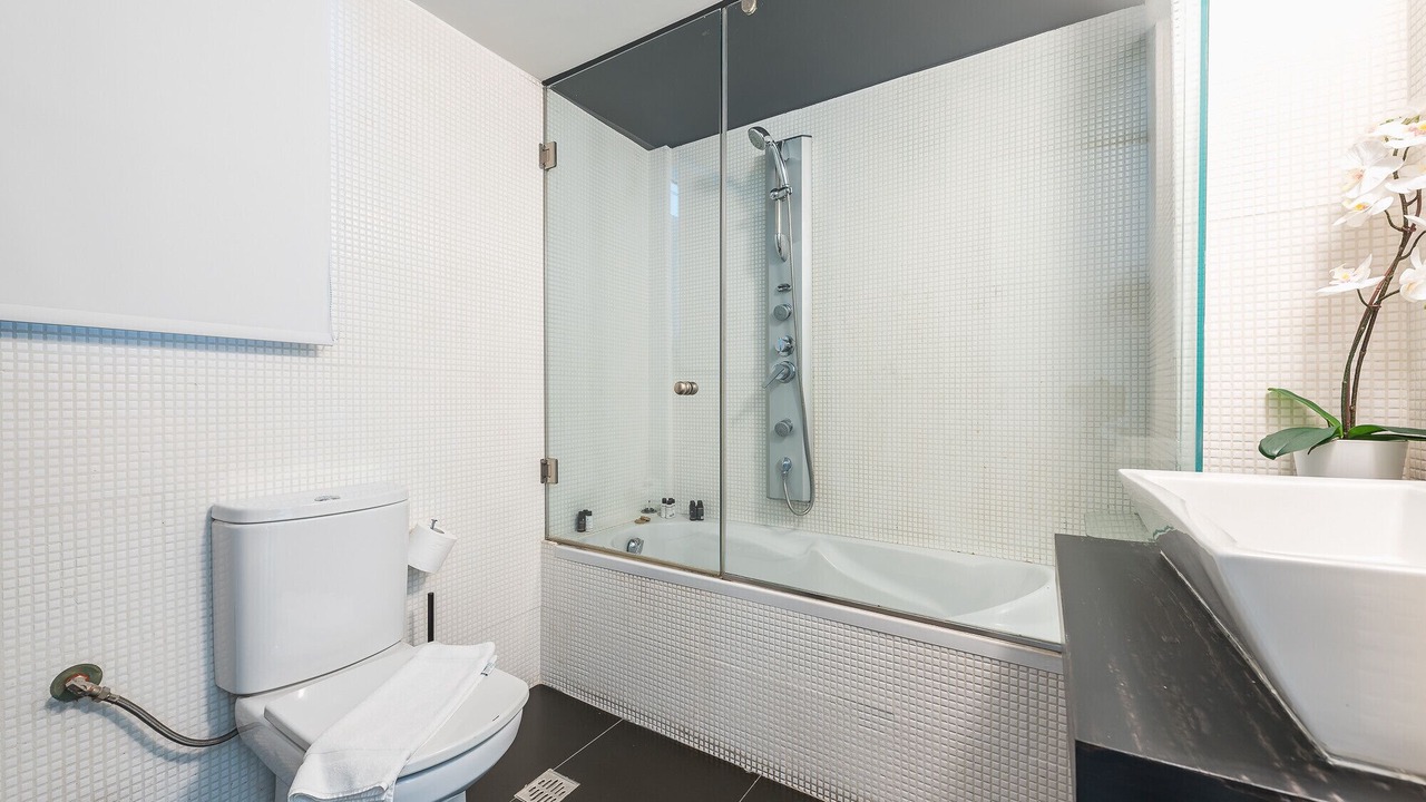 Photo of Bathroom in Neos Kosmos