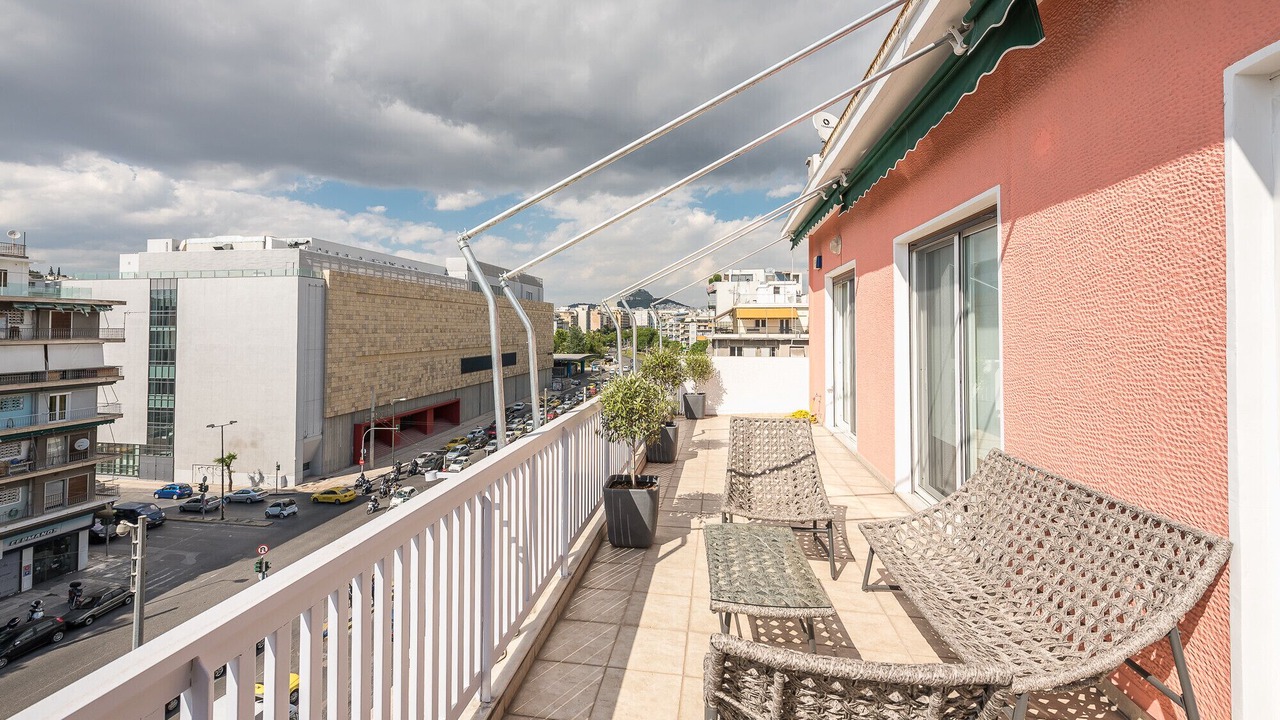 Photo of Patio Balcony in Neos Kosmos