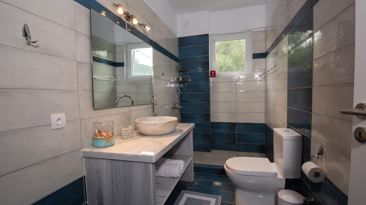 Photo of Bathroom in Faistos