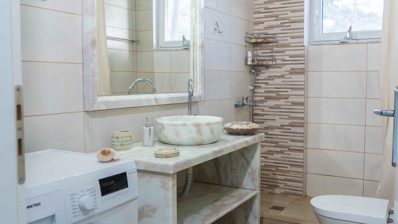 Photo of Bathroom in Faistos