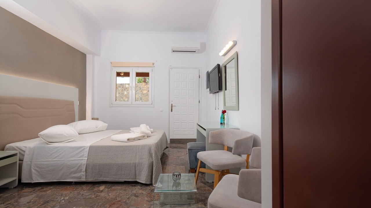 Photo of Bedroom in Ipsos