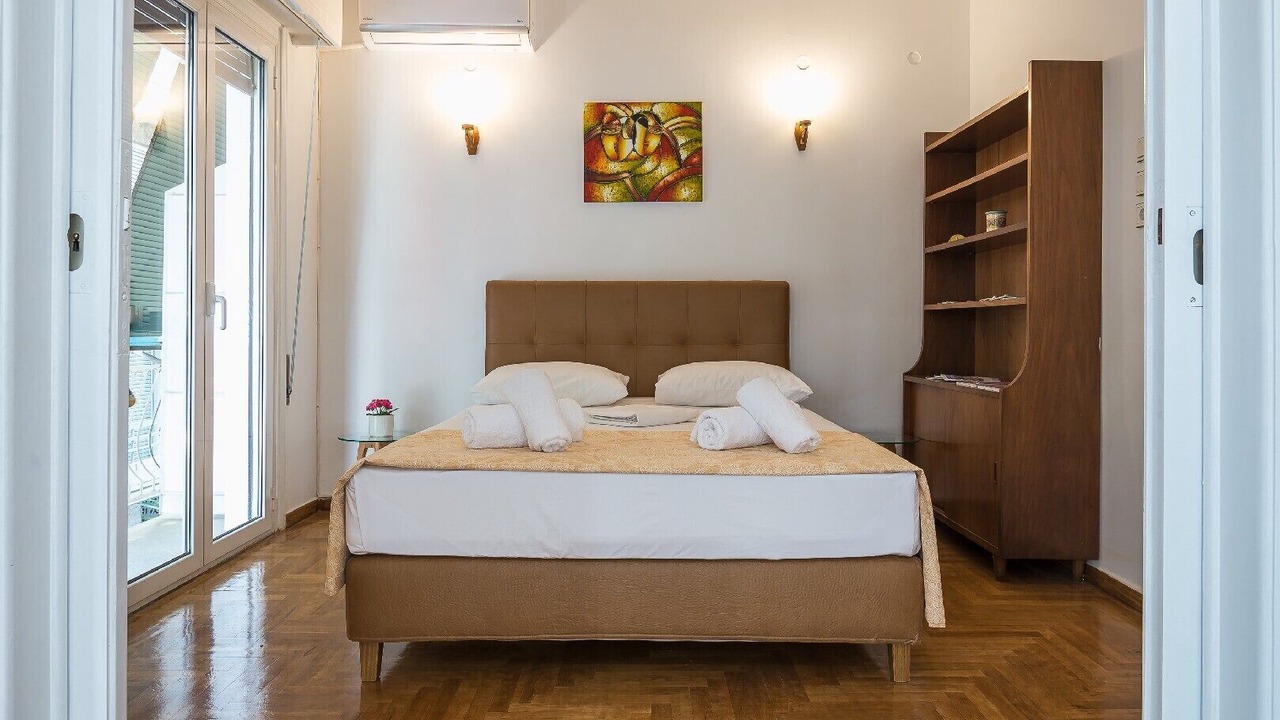 Photo of Bedroom in Platia Viktorias