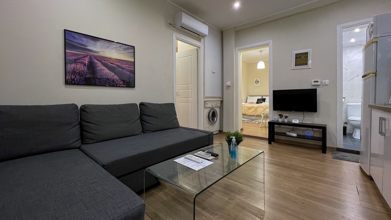 Photo of Livingroom in Psirri