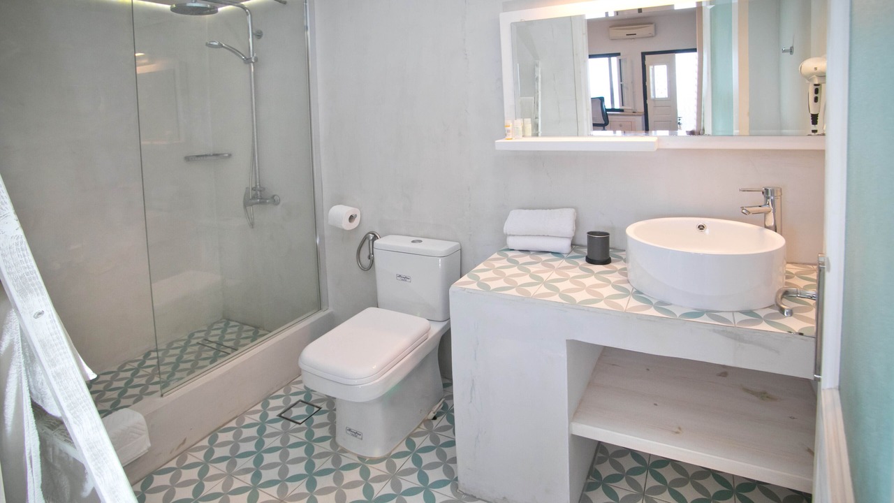 Photo of Bathroom in Kamari