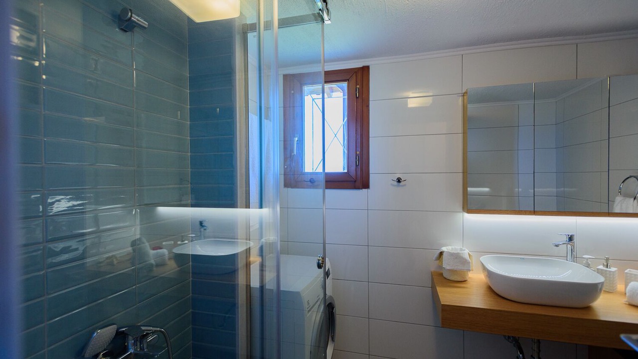 Photo of Bathroom in Elea