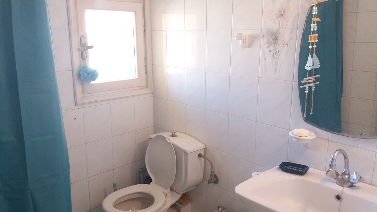Photo of Bathroom in Petaleia