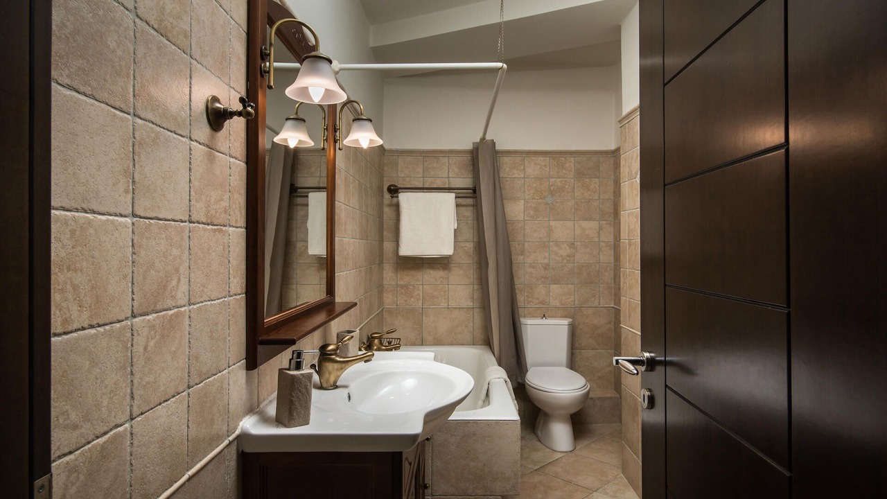 Photo of Bathroom in Alikambos