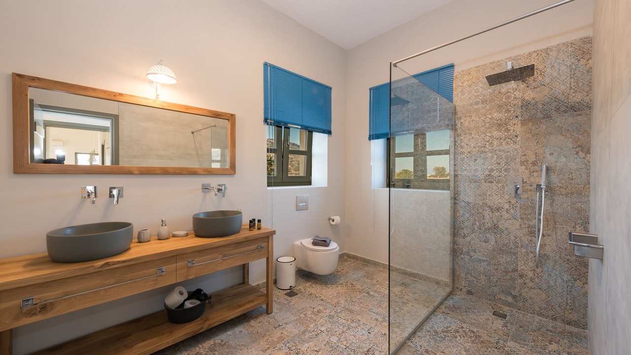 Photo of Bathroom in Drapanos