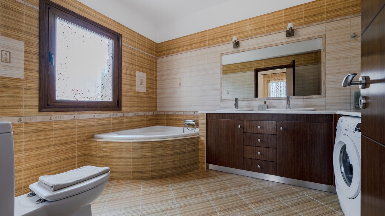 Photo of Bathroom in Prines