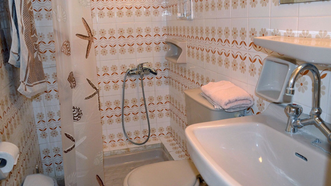 Photo of Bathroom in Tolo