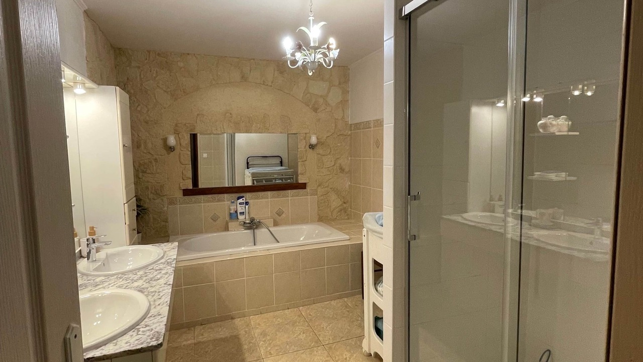 Photo of Bathroom in Salles