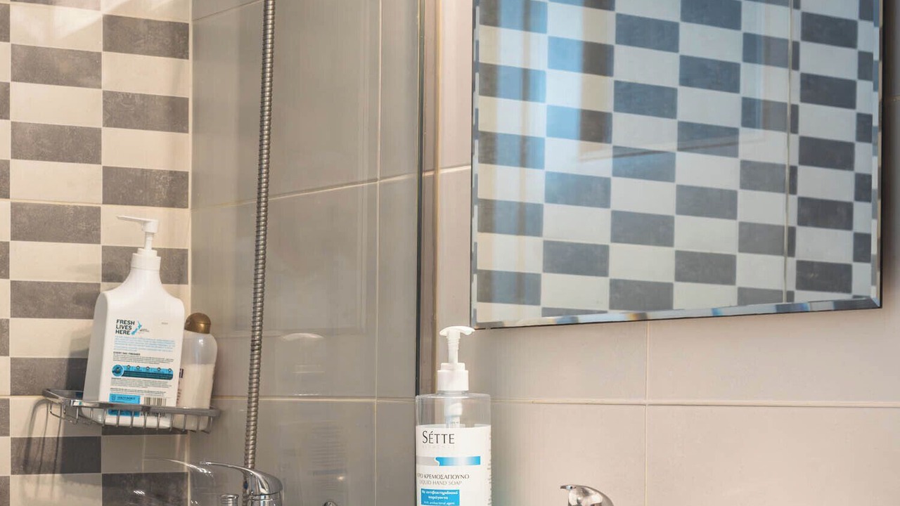 Photo of Bathroom in Ampelokipoi