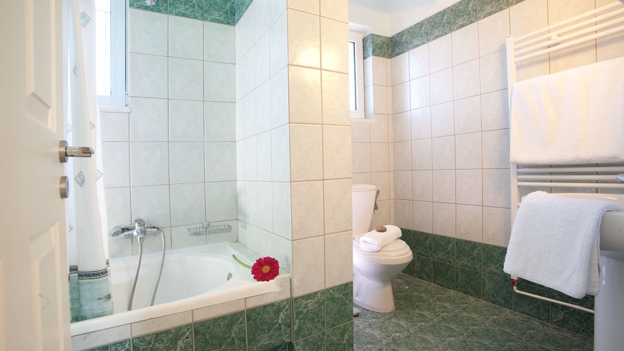 Photo of Bathroom in Kariotai