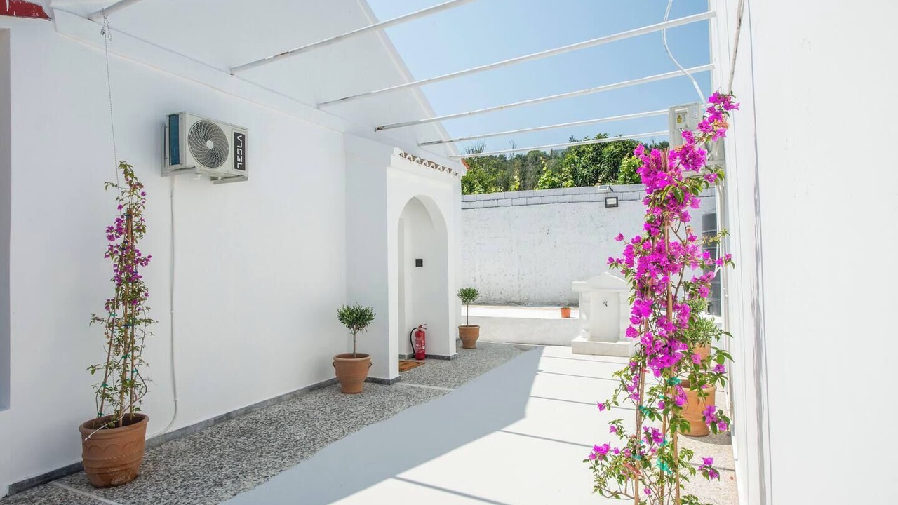 Photo of Outdoor in Agios Stefanos Avliotes