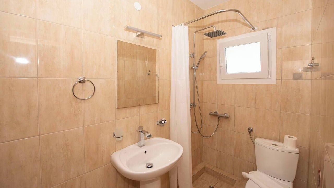 Photo of Bathroom in Agios Stefanos Avliotes