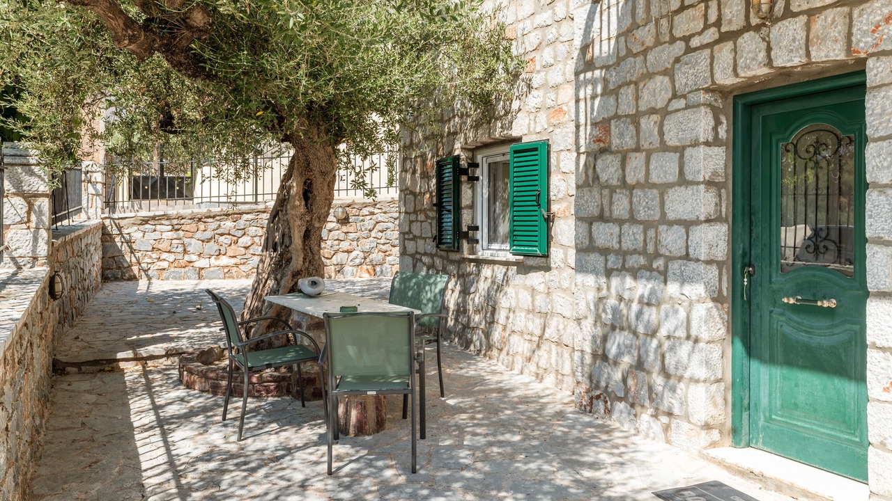 Photo of Outdoor in East Mani
